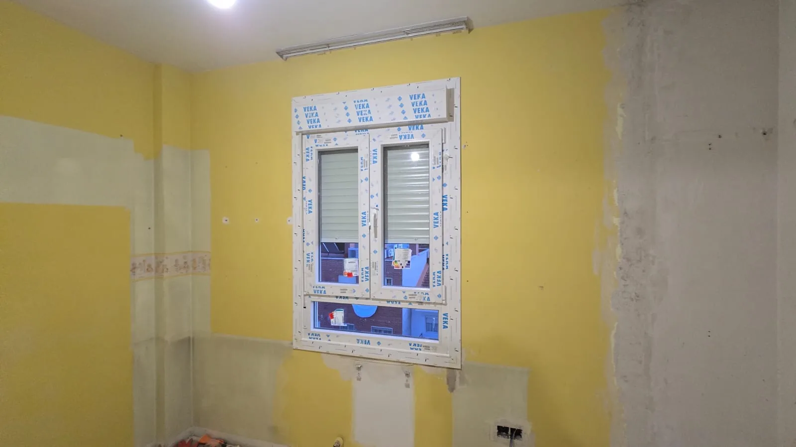 Instalación de ventanas de PVC y aluminio de alta eficiencia térmica - v 3